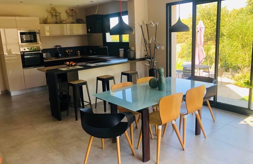 Poulx Villa | Jolie Villa Contemporaine Dans UN Quartier Très Calme EN Face DE LA Garrigue