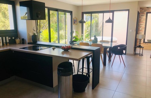 Poulx Villa | Jolie Villa Contemporaine Dans UN Quartier Très Calme EN Face DE LA Garrigue
