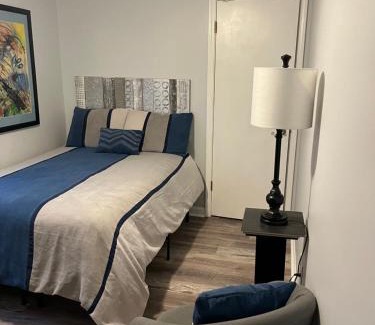 Ellendale Casa | Jolly Accommodations & Suite-Sleeps 10