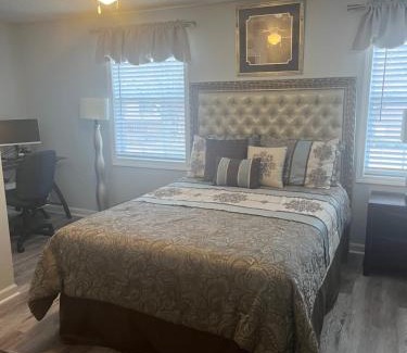 Ellendale Casa | Jolly Accommodations & Suite-Sleeps 10