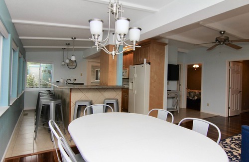 Rocky Mount Casa | JOMO TriTerrace Enjoy Family, Relax Lakefront, Lake View, Priv dock Boat Slip