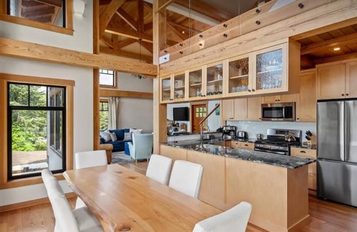 Juan de Fuca Electoral Area Casa | Jordan river kelp bed beach house
