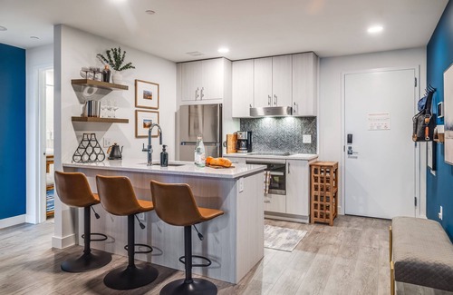 Park City Casa | Jordanelle Sunrise Modern Condo Gondola Access Year-round Outdoor Fun