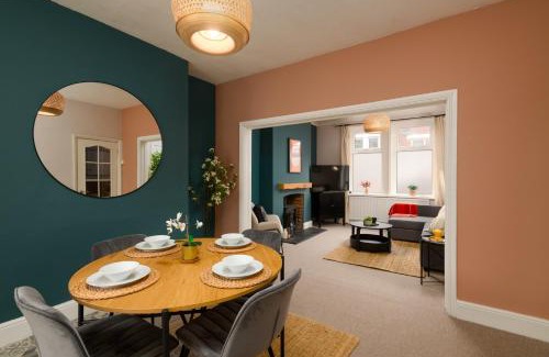 Barry Casa | Joseph Suite by Koya Homes - 3-Bedroom Home, Central High Street, Free Parking