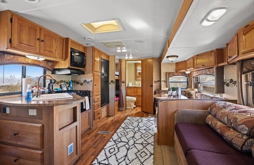 Joshua Tree Casa | Joshua Tree Village Campground - Glamping Retreat