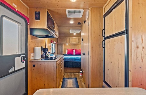 Joshua Tree Casa | Joshua Tree Village Campground - Glamping Retreat