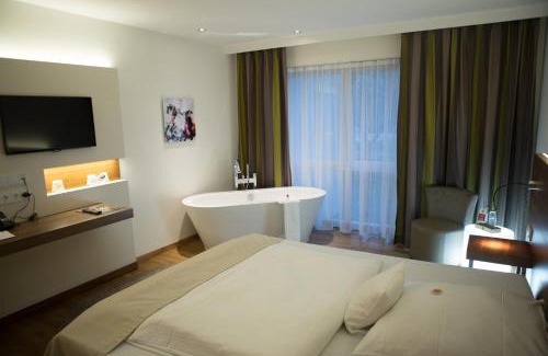Wolfsburg Hotel | JOTT Wolfsburg-Sandkamp FREE PARKING