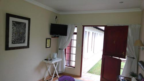 Kempton Park Casa | Journey's Inn Africa Guest Lodge