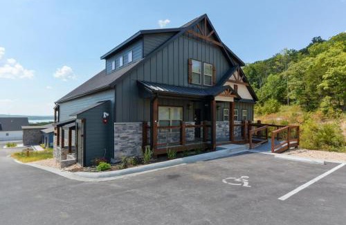 Table Rock Casa | Journey's Remedy -Lake View Sleeps 30