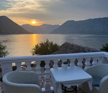 Dobrota Apartamento | Jovan Apartment with private beach and parking