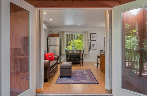 Occidental Cabina | Joy Cottage ~ Monthly Stays Available at this Peaceful Retreat in Occidental