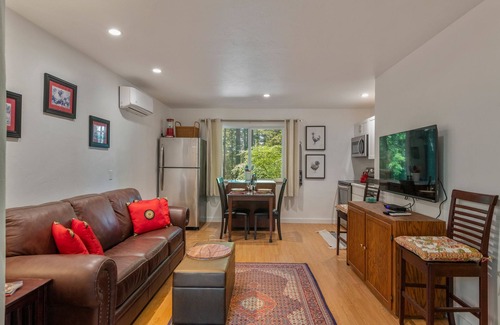 Occidental Cabina | Joy Cottage ~ Monthly Stays Available at this Peaceful Retreat in Occidental
