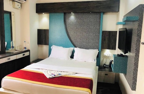 Bommasandra Hotel | Joy Lux Stay