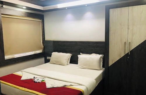Bommasandra Hotel | Joy Lux Stay