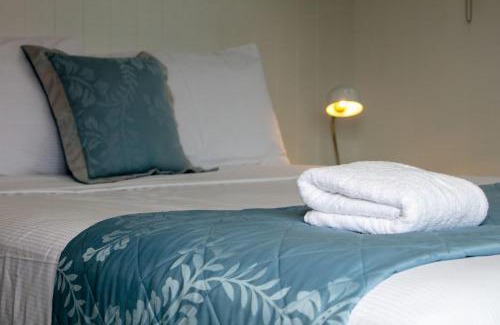 Whangamata Casa | Joy's Rest Cabin - Whangamata