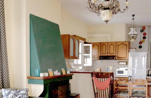 Ano Lechonia Casa | Joy Seaside Apartment