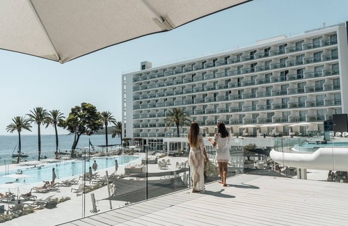 Figueretas Complejo | Joy Upper Level terrace room at the Ibiza Twiins