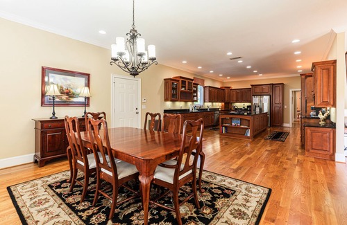 Griffin Casa | Joyce's Place at Addis Acres/spacious luxury/gorgeous water view/fire pit