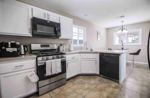 Paradise Valley Casa | Joyful 3 Bed/3 Bath Home near Airport and Strip
