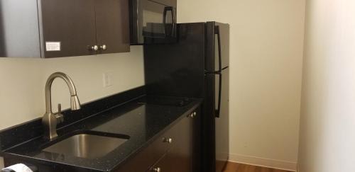 Innisfail Hotel | Joys Inn Innisfail, AB