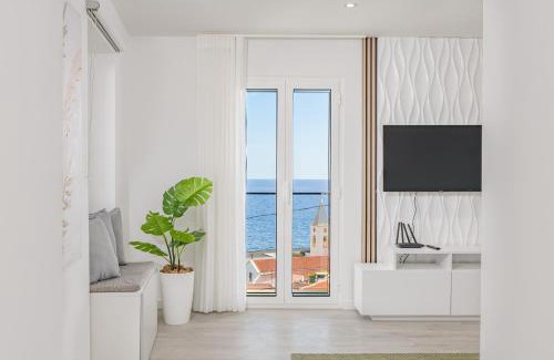 Camara de Lobos Casa | JPL Blue Horizon Residential - Casa Blue B & C