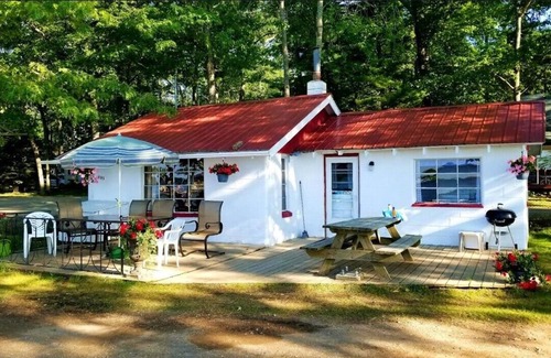 Higgins Lake Cabaña | JR Resort: Lake Front Cottage, BEST VIEW ON THE LAKE!! BEST VALUE ON THE LAKE!!!