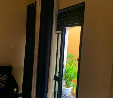 Entebbe Apartamento | JS Summer Cottages