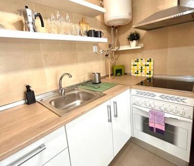 Santiago y Zaraiche Apartamento | Juan Carlos I - Más que apartamentos