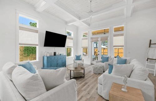 San Juan Casa | Juan Fine Day by AvantStay Sleeps 18 Heated Pool Golf Cart