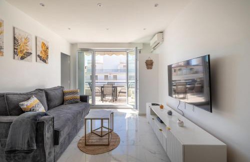 Juan-les-Pins Apartamento | Juan Les Pins ENTRE CIEL ET MER , dernier étage avec terrasse