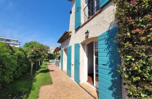 Cap-d'Antibes Casa | Juan les pins : Villa de charme avec piscine