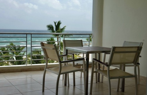 Altos de Arroyo Hondo Apartamento | Residencia CostaDelSol-JuanDolio 3Bds+2BR+6Pax+WiFi-BBQ+FrontBeach