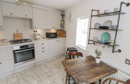 Stratford-upon-Avon Cabaña | JUBILEE COTTAGE, pet friendly, with a garden in Tiddington