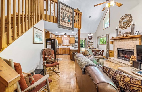 Sautee Nacoochee Cabaña | Jubilee Creekside Cottage – Enjoy the Creek, Hot Tub and Outdoor Fire Pit