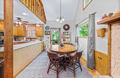 Sautee Nacoochee Cabaña | Jubilee Creekside Cottage – Enjoy the Creek, Hot Tub and Outdoor Fire Pit
