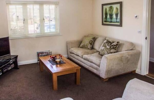 Cheltenham Cabaña | Jubileo Mews, ANDOVERSFORD