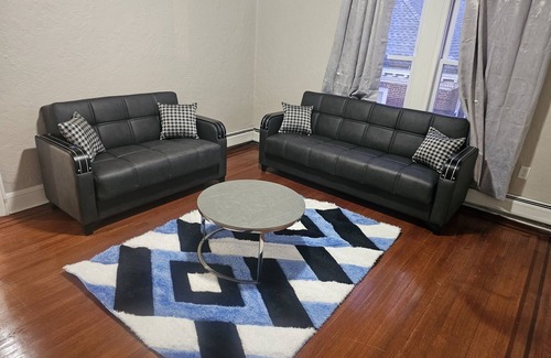 Weequahic Apartamento | Judees' Comfort 2 Spacious 2-bedroom apartment available in charming Newark, NJ.