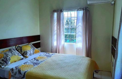 Laborie Casa | Juju's Cottage with magnificent views