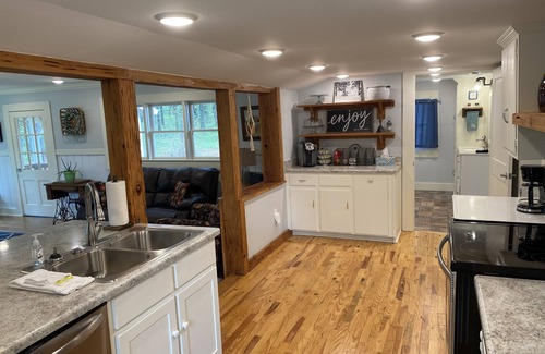 Dothan Cabaña | Juju's Pond House on Smith Pond