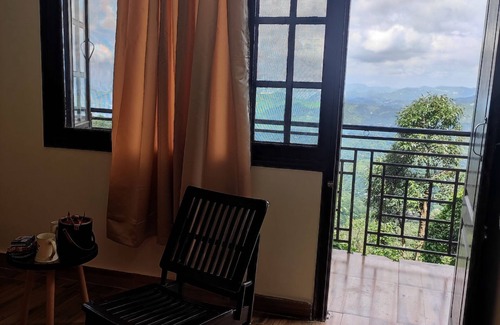 Shoghi Apartamento | Jujurana - Valley View 1BHK Apartment | Wifi, Parking, Balcony | Near Shimla!