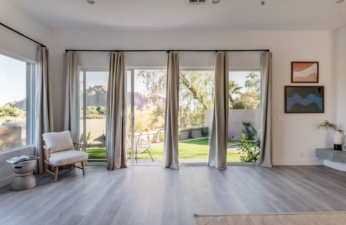 Paradise Valley Villa | Julep by AvantStay | Stylish 9 BR Estate w/ Mid-Century Modern Decor