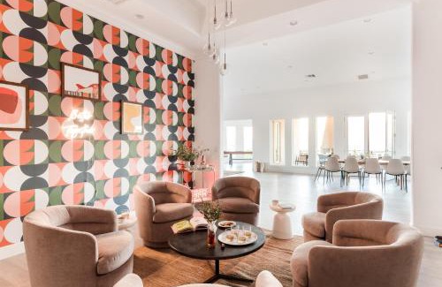 Camelback Foothills Villa | Julep by AvantStay Stylish 9 BR Estate w Mid-Century Modern Decor