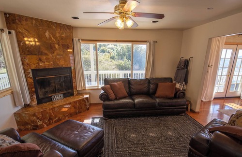 Julian Casa | Julian-Cuyamaca House- wrap around deck & views of Lake Cuyamaca!