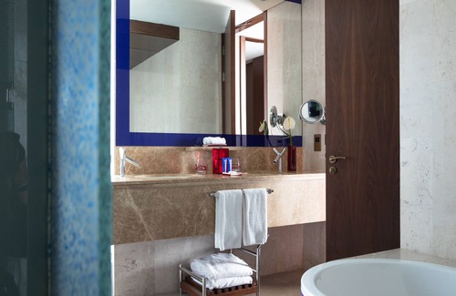 Garhoud Hotel | Jumeirah Creekside Dubai