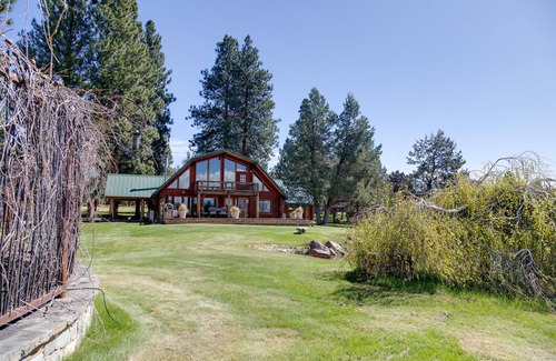 Sisters Casa | Jumping Juniper Ranch sleeps 12, private pool, sauna, disc golf, mountain views