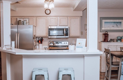 Sunset Beach Condominio | June 7-21 available
