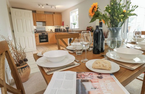 Wool Cabaña | JUNE COTTAGE, pet friendly, country holiday cottage in Wool