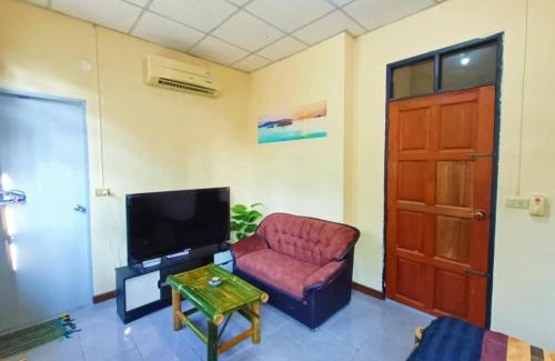 Thong Sala Apartamento | June Guest House 1