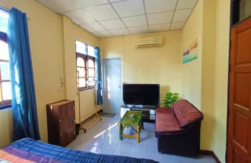 Thong Sala Apartamento | June Guest House 1