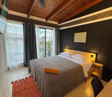 Pavas Cama Y Desayuno | Jungla Urbana, BnB